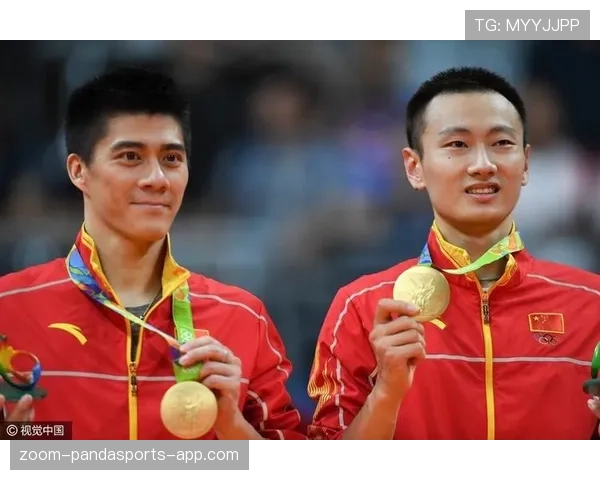 傅海峰比赛像霸王，生活像拎着菜篮下楼的大叔，这反差真带劲